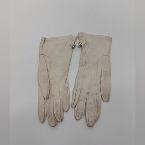 Vintage RICHARD Y TAYLOR White Kid Leather Gloves – 100% Silk Lined Pearl Button
